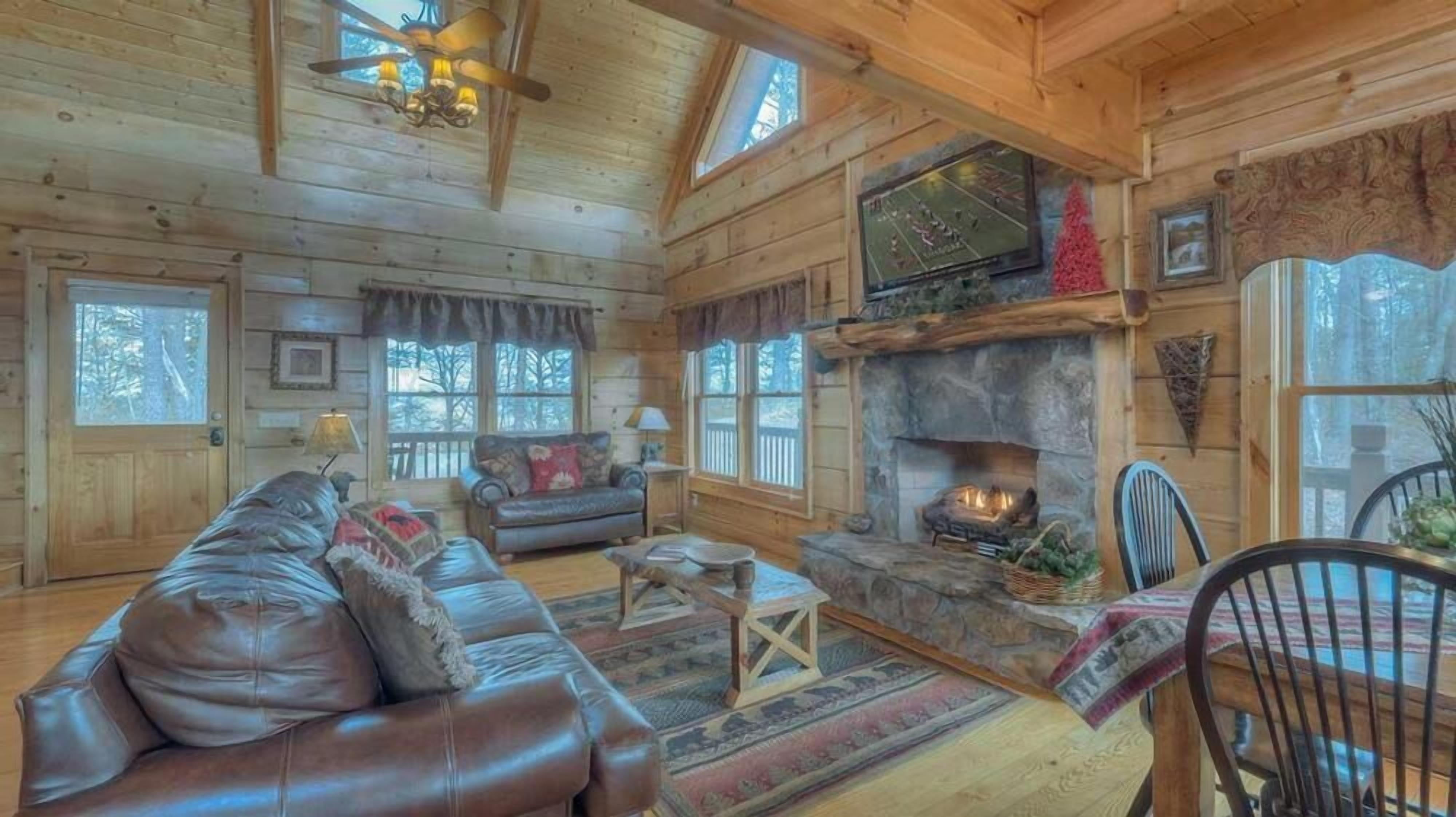 The Overlook- Hot Tub | Panoramic Mountain Views | Pool Table | Secluded