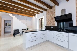 Fridge, microwave, oven, dishwasher - YourHouse Sa Riba, stone finca with private swimming pool (Sant Llorenç Des Cardassar)