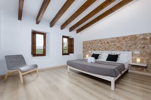 5 chambres, fer et planche à repasser, lit parapluie, Wi-Fi gratuit