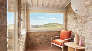 Panoramic Suite | Minibar, in-room safe, desk, laptop workspace - Mastrojanni Relais - Small Luxury Hotels of the World (Montalcino)
