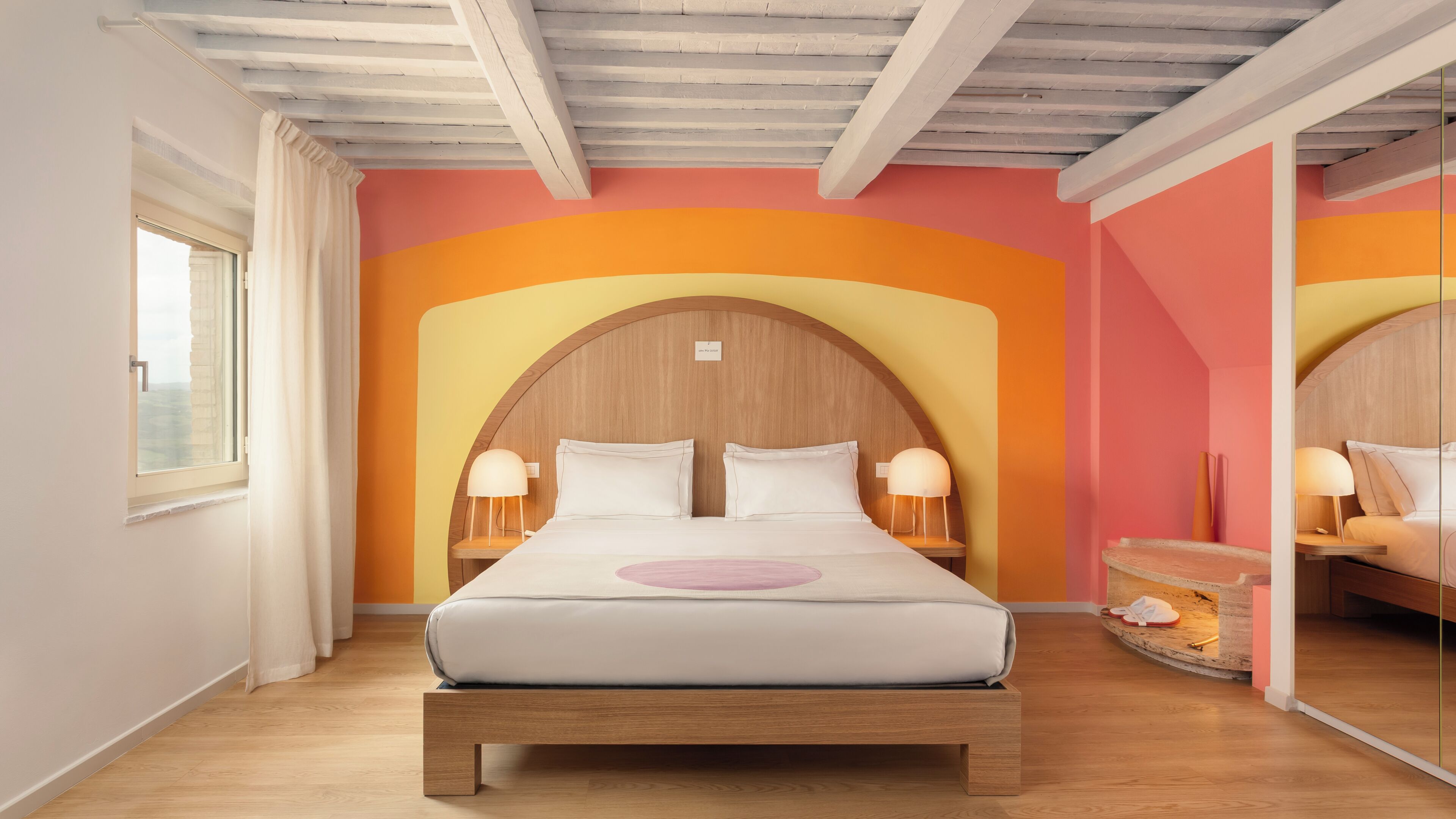 Minibar, caja fuerte, escritorio y espacio para trabajar con un portátil