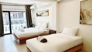 프리미어 스위트 | 고급 침구, 오리/거위털 이불, 필로우탑 침대, 객실 내 금고