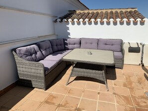 Outdoor dining - Casa Jens , penthouse (roldan)