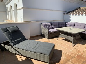 Outdoor dining - Casa Jens , penthouse (roldan)