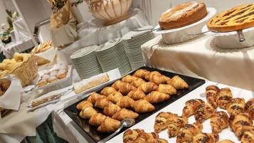Colazione a buffet inclusa, servita tutte le mattine