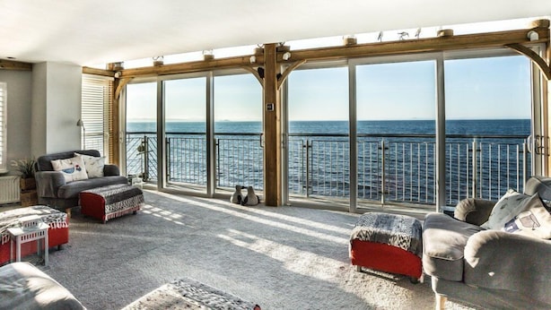 Luxury Apartment | Living area