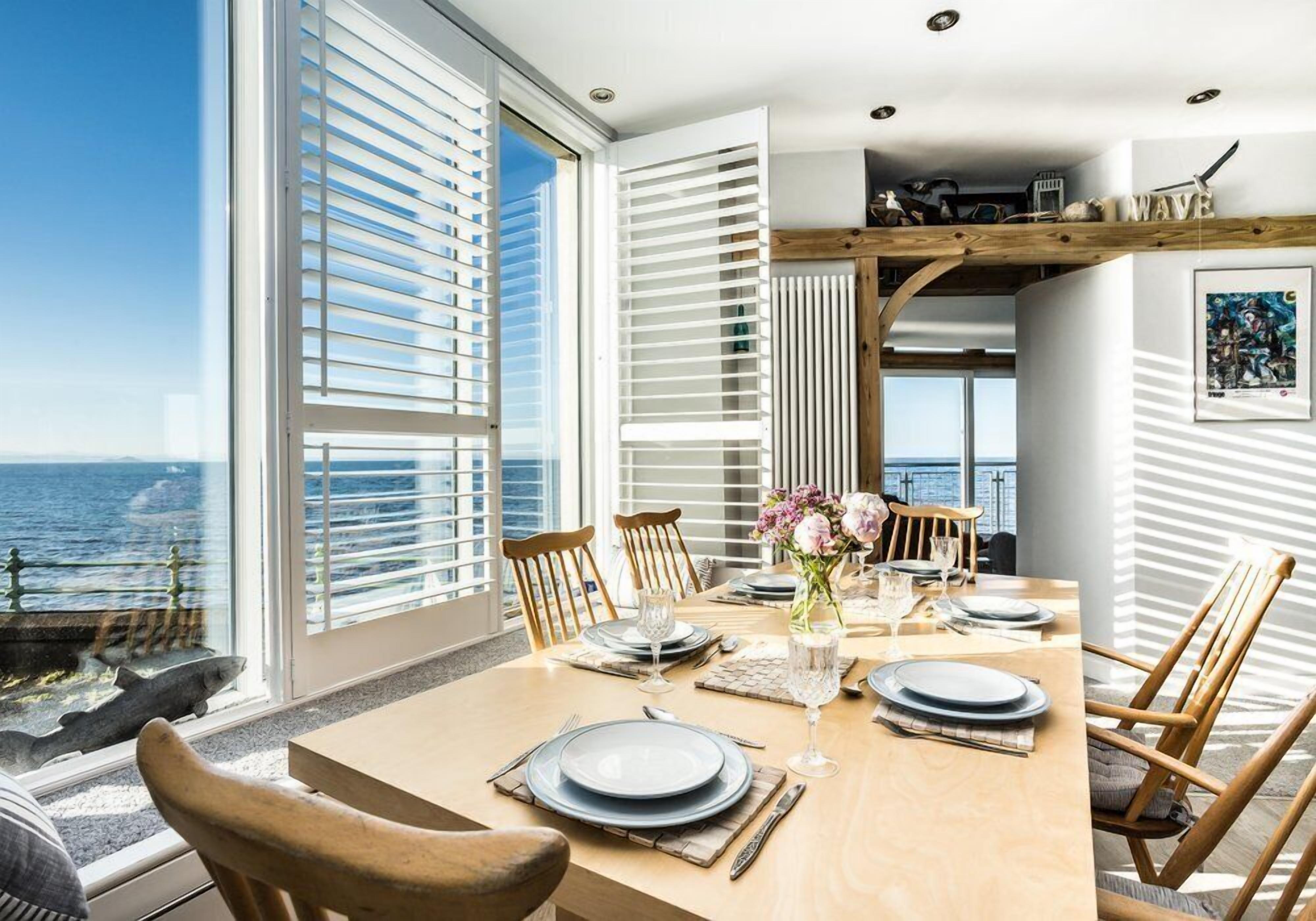 Luxury Apartment | In-room dining