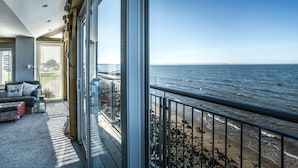 Luxury Apartment | Balcony