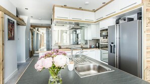Luxury Apartment | Living area