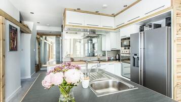Luxury Apartment | Living area