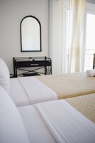 Tabla de planchar con plancha, wifi gratis, ropa de cama