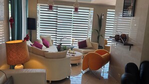 Lobby-Lounge