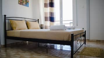 Triple Room (With Bathroom)