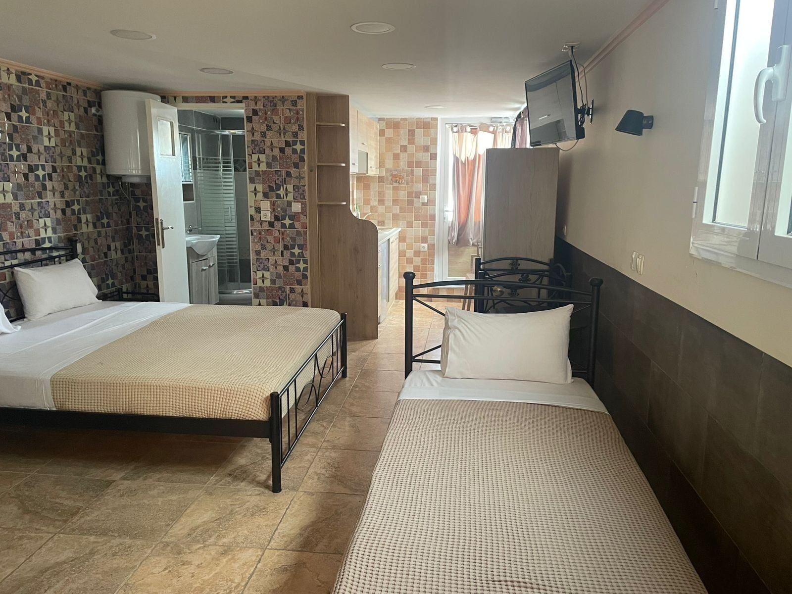 Family Penthouse | Iron/ironing board, free WiFi, bed sheets