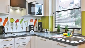 Apartment (5) | Eigene Küche | Kühlschrank, Mikrowelle, Herdplatte, Espressomaschine