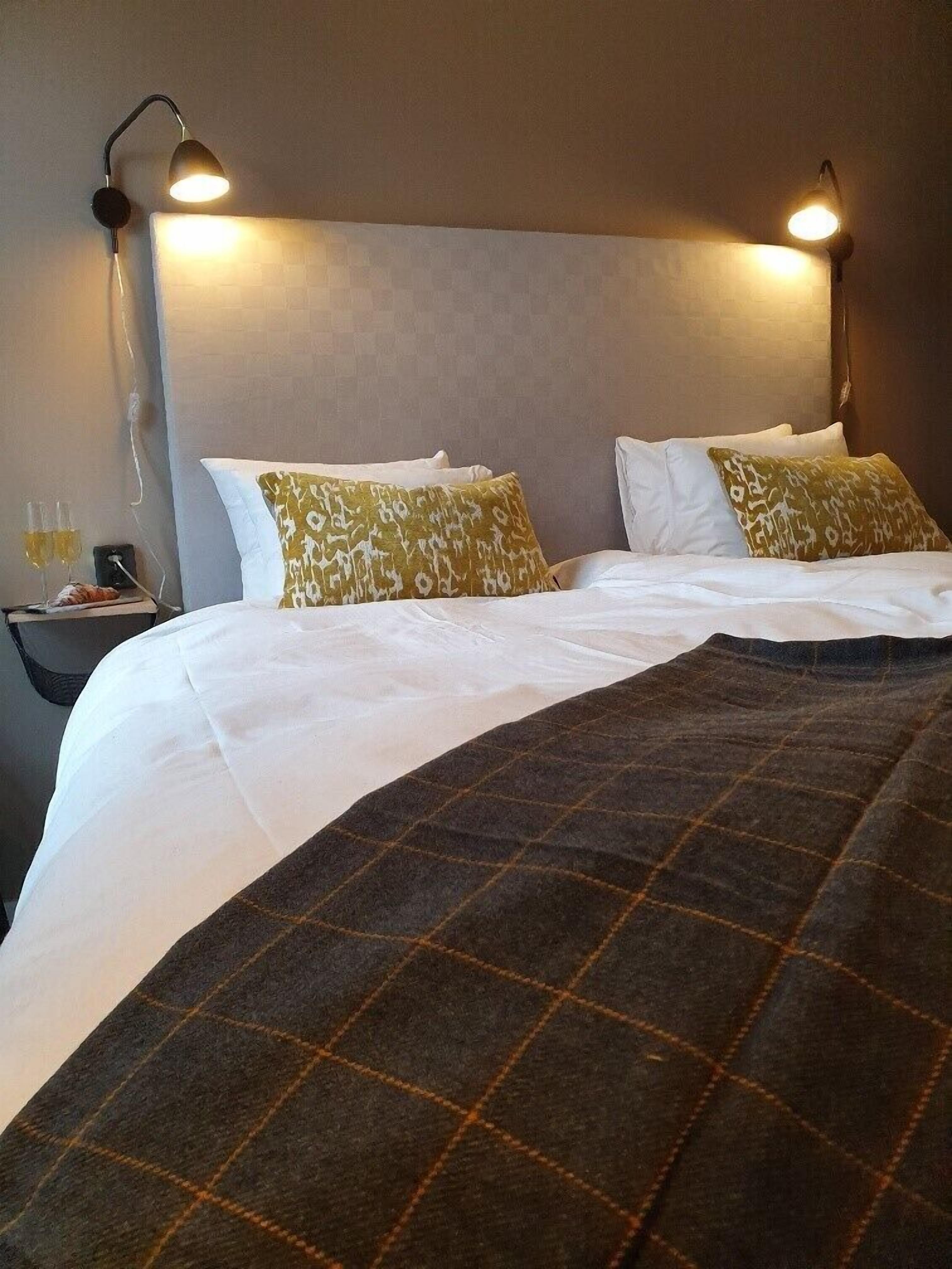 double room | 1 bedroom, blackout curtains, iron/ironing board, free wifi