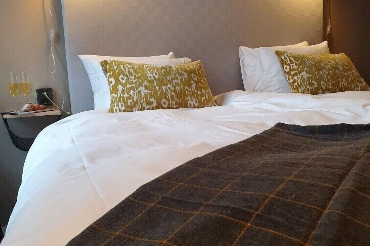 double room | 1 bedroom, blackout curtains, iron/ironing board, free wifi
