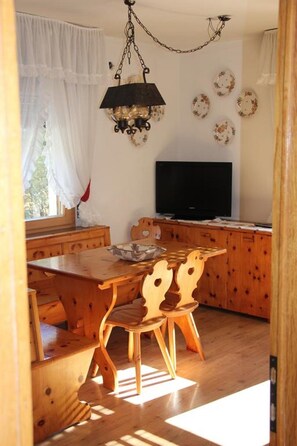 Dining - Casa da Elda Apartments (Primiero San Martino di Castrozza)