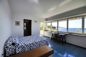 3 chambres, fer et planche à repasser, lit parapluie, Wi-Fi gratuit