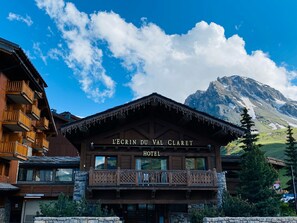 Front of property - Chalet Hotel L'Ecrin (Tignes)