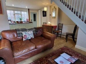 TV - 7 Monk Bar Court YORK (York)