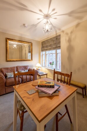 Interior - Apt 2, 71 Micklegate, YORK (York)