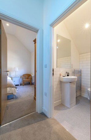 ヘアドライヤー、タオル