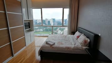 3 bilik tidur, seterika/papan seterika, Wi-fi