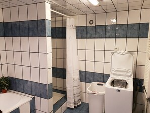 Badewanne, Haartrockner, Bidet