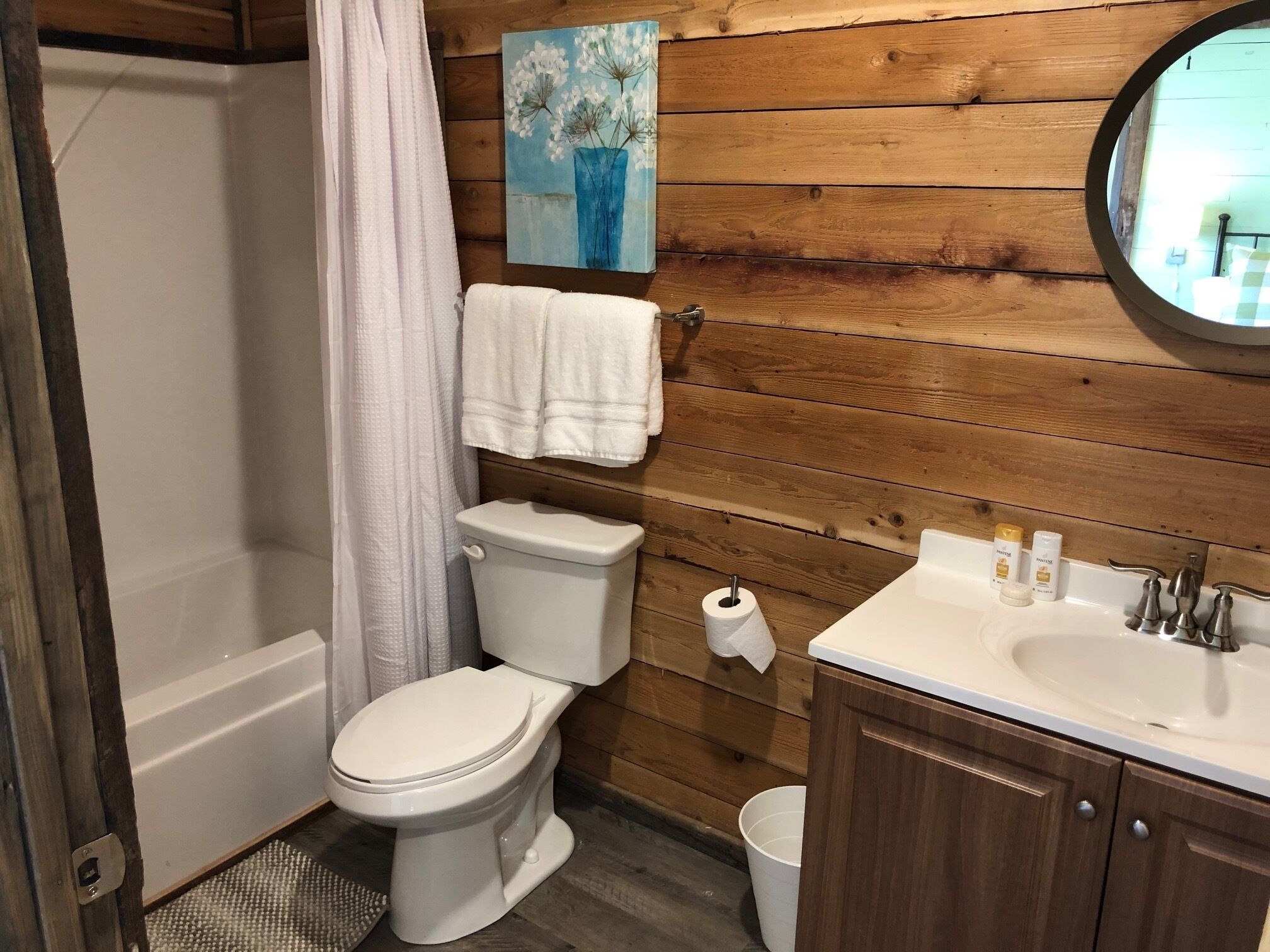 3BR 2Bth house, 1 pet free 2nd pet considered for fee 7 min to d'town Memphis