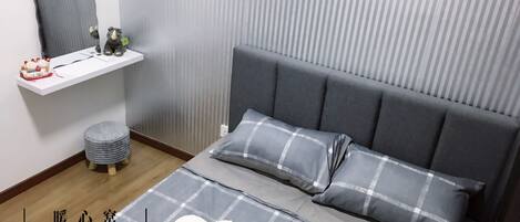 3 chambres, fer et planche à repasser, Wi-Fi, draps fournis