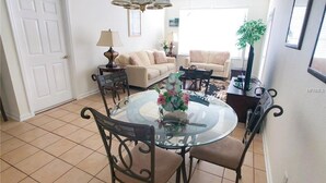 42-inch TV with cable channels - Windsor Palms - Spm301 (Kissimmee)