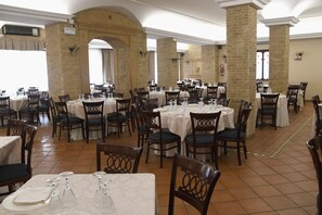 Dining - Hotel Villa Romana (Piazza Armerina)