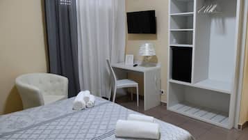 Standard Double or Twin Room | In-room safe, desk, blackout curtains, free WiFi