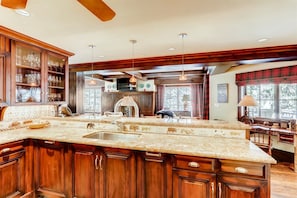 House | Private kitchen | Fridge, microwave, stovetop, dishwasher