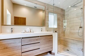 House | Bathroom - 1-1337 Vail Valley Drive (Vail)