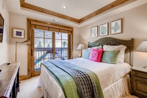 5 habitaciones, tabla de planchar con plancha y wifi gratis 