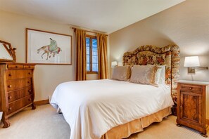 Lägenhet (2-385 Gore Creek dr Vorlaufer 201) | 2 sovrum, strykjärn/strykbräda, gratis wi-fi och sängkläder