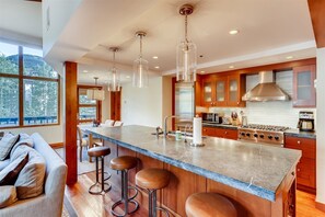 House | Private kitchen | Fridge, microwave, stovetop, dishwasher