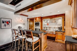 House | Private kitchen | Fridge, microwave, stovetop, dishwasher