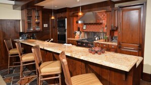 Unclassified image, 5 of 24, button - Vail VLG One Willow 3bd-schw3 (Vail)