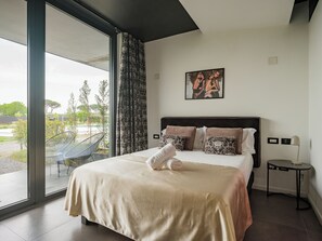 Premium bedding, minibar, blackout curtains, soundproofing - Secret Garden (Palma Campania)
