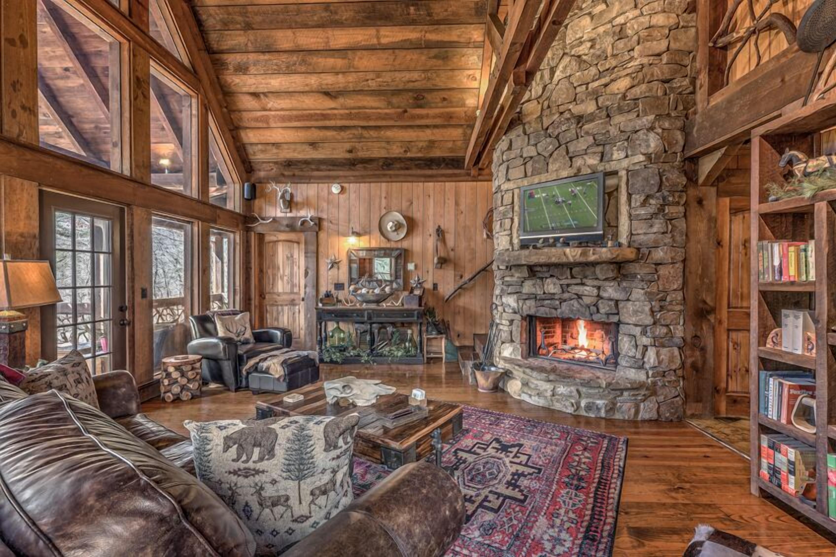 Winding Log Ridge- Pet Friendly | Screened Porch | 11 miles from Downtown