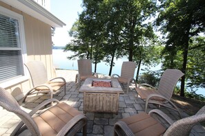 Terrace/patio - HotTub, Sauna, Paddle Boards, Kayaks, Firepit, Game Room, Linens, Scenic Point (Goodview)