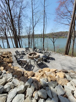 Terrace/patio - HotTub, Sauna, Paddle Boards, Kayaks, Firepit, Game Room, Linens, Scenic Point (Goodview)