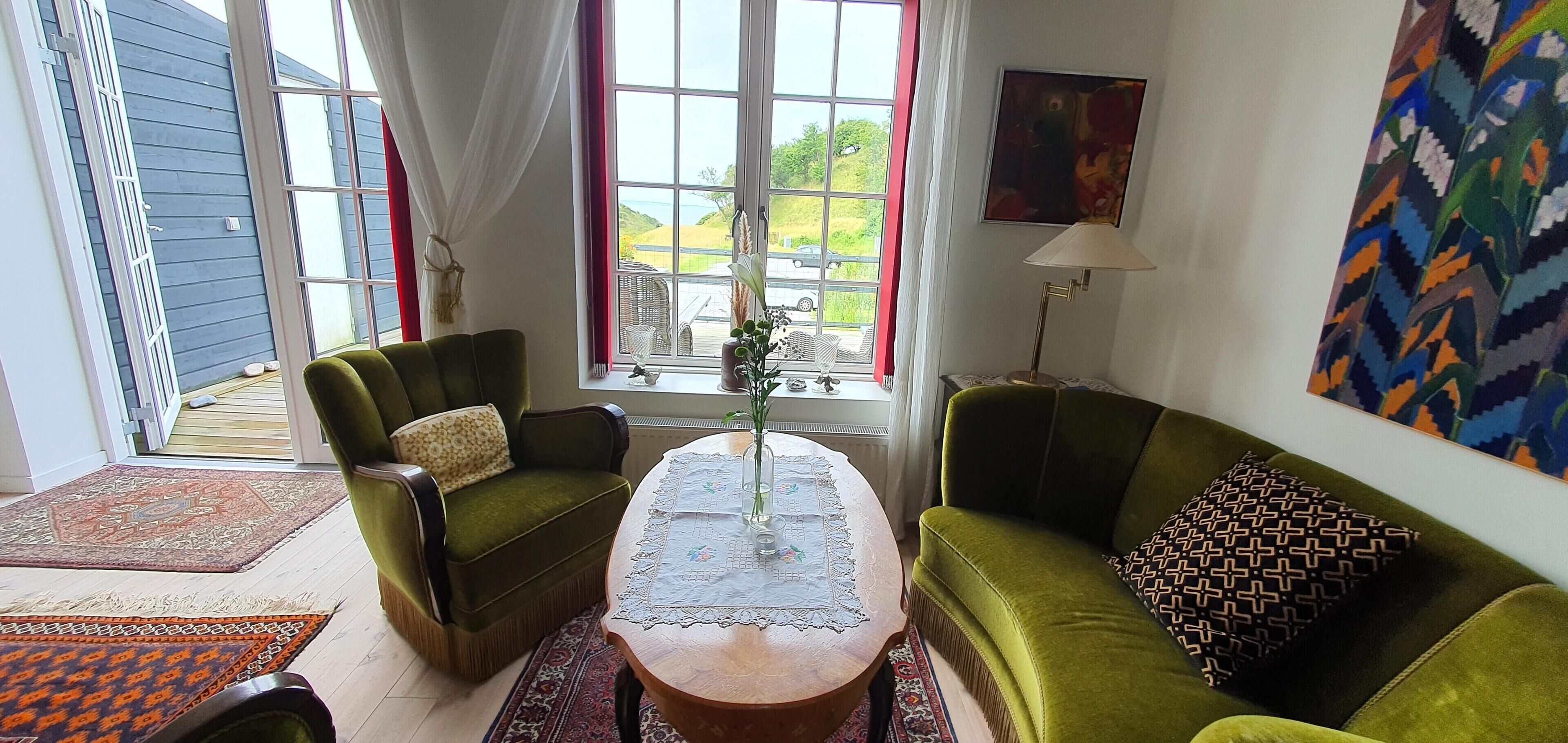 luxury studio suite | garden view