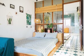 3 bedrooms, iron/ironing board, free WiFi, bed sheets