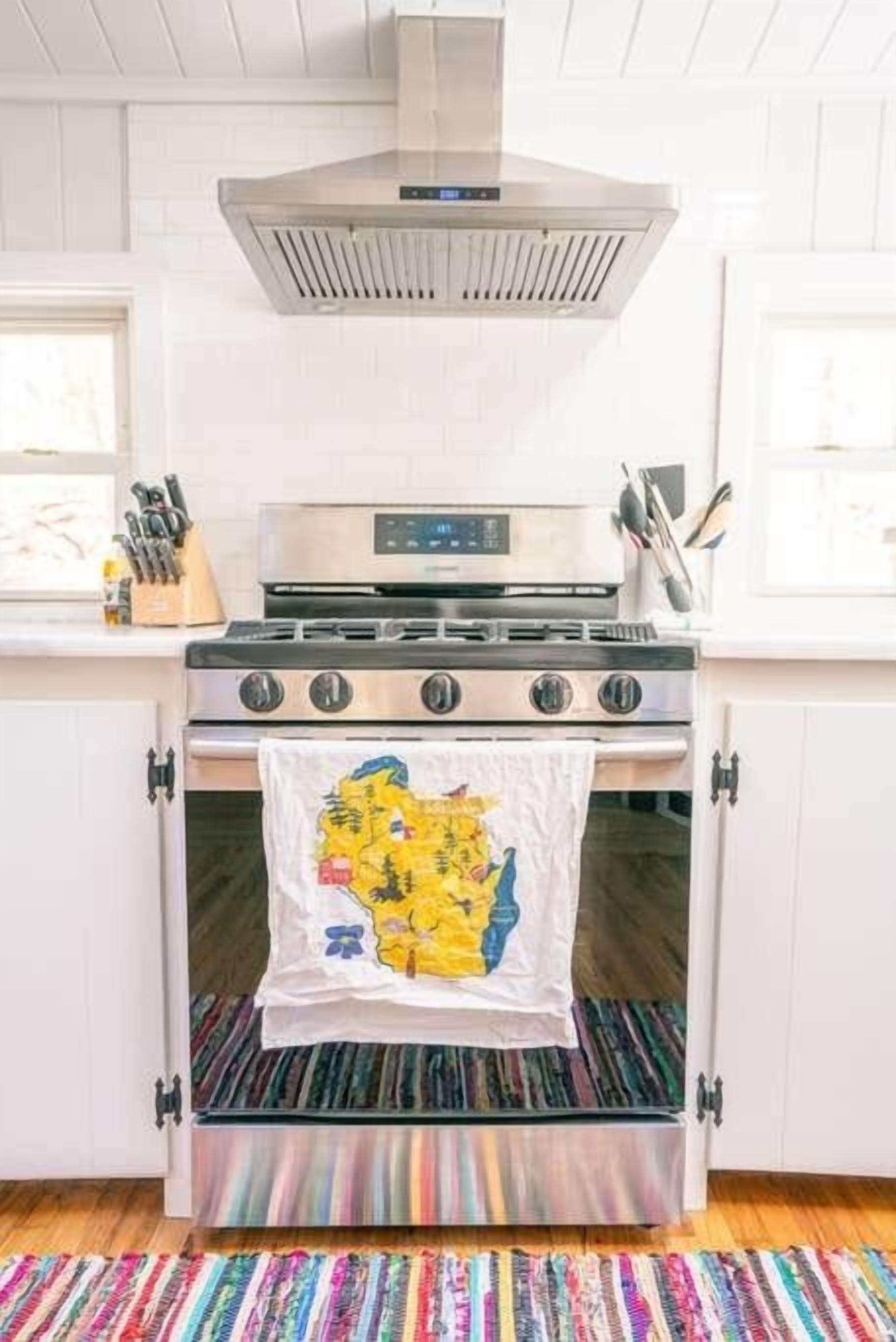 Rail Trail Cottage: Charming Kingston Home