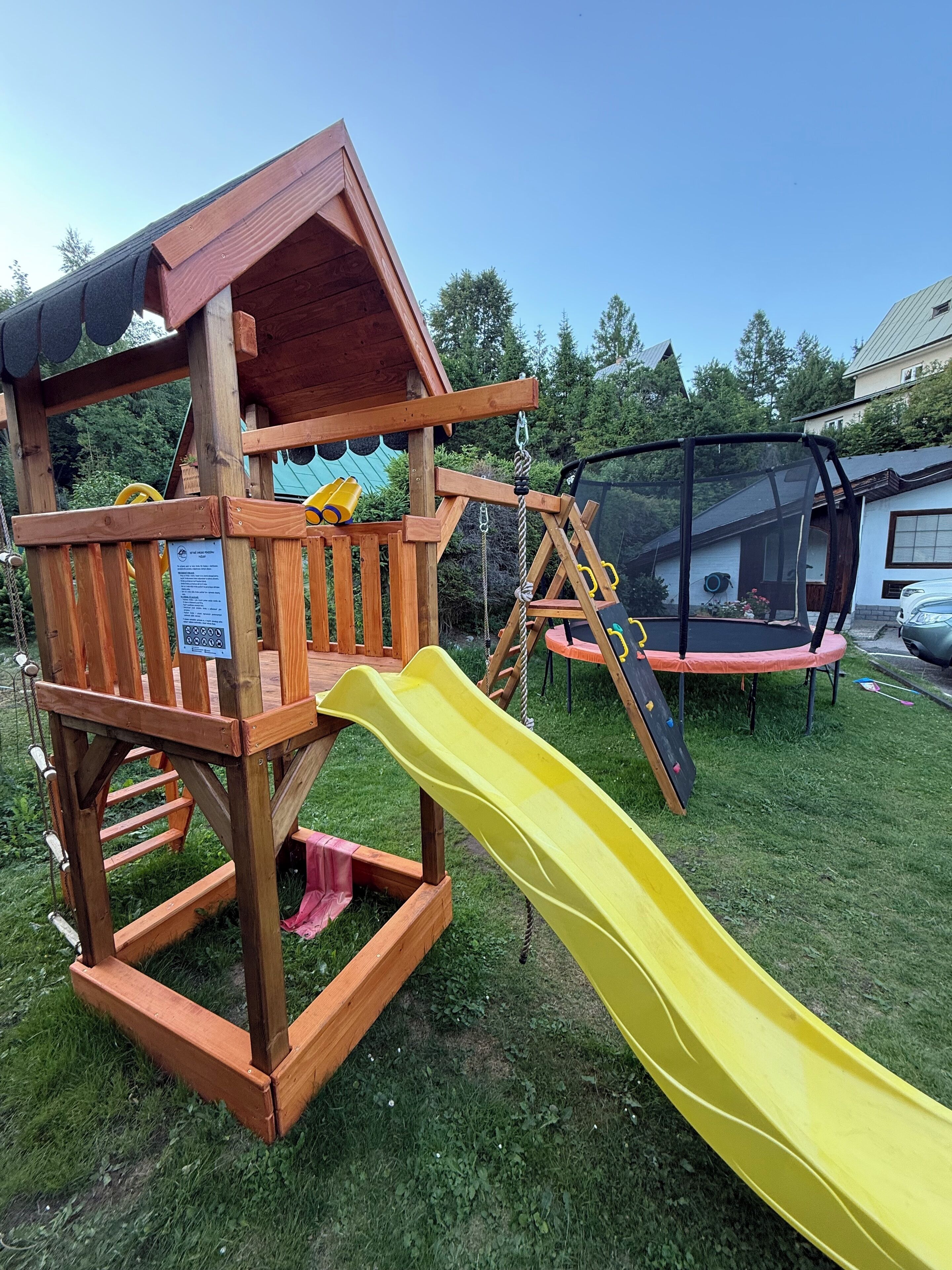 Área de juegos infantiles al aire libre