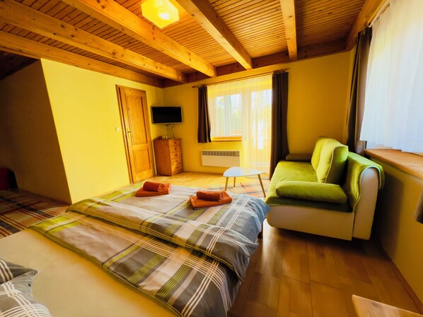 Tripla Tradizionale | Tende oscuranti, Wi-Fi gratuito, lenzuola